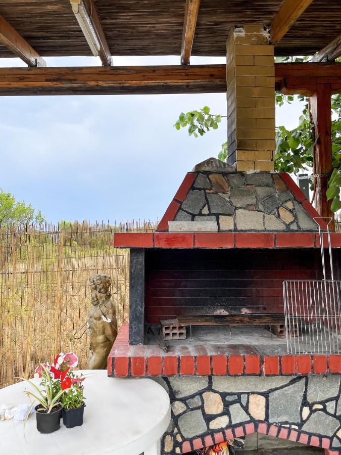 Casa Lia-Beach Front Villa Nea Kallikrateia 外观 照片