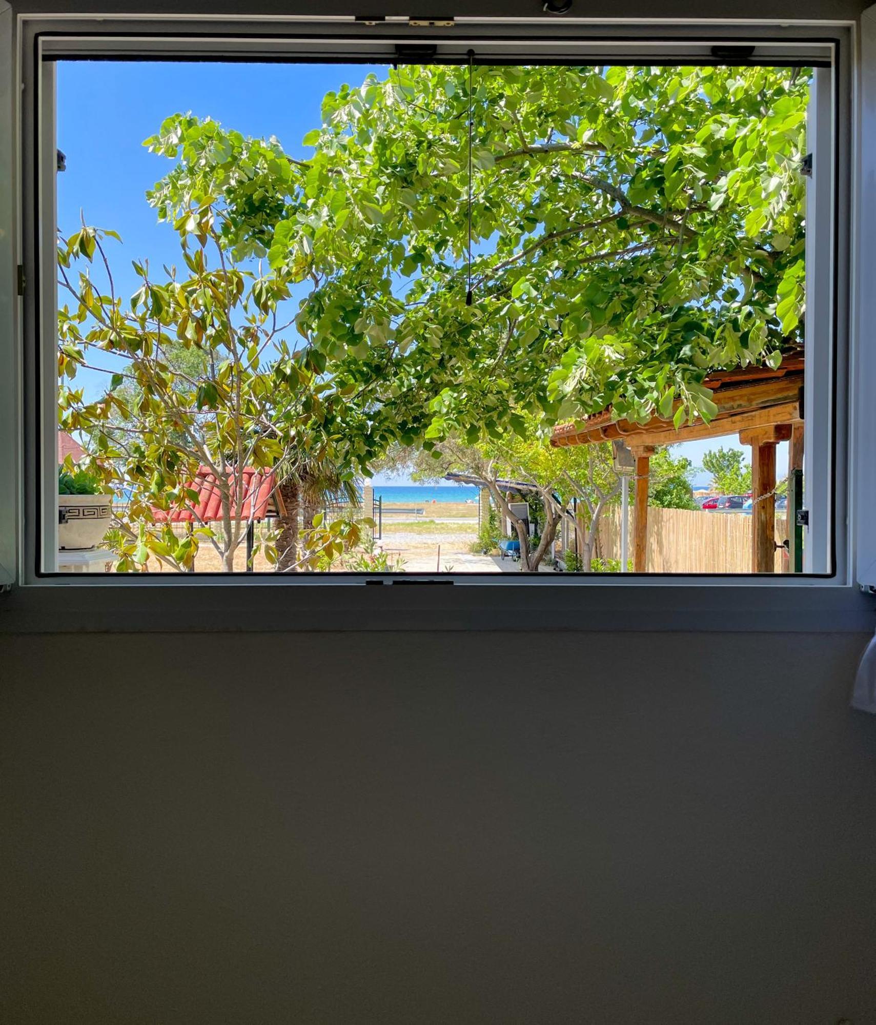 Casa Lia-Beach Front Villa Nea Kallikrateia 外观 照片
