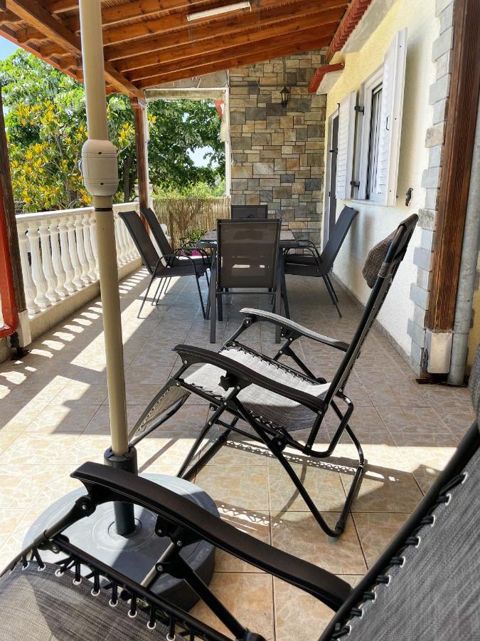 Casa Lia-Beach Front Villa Nea Kallikrateia 外观 照片