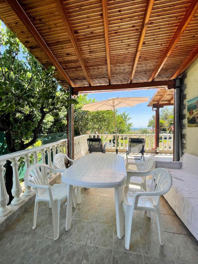 Casa Lia-Beach Front Villa Nea Kallikrateia 外观 照片