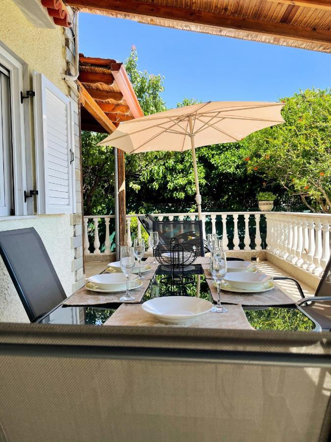 Casa Lia-Beach Front Villa Nea Kallikrateia 外观 照片