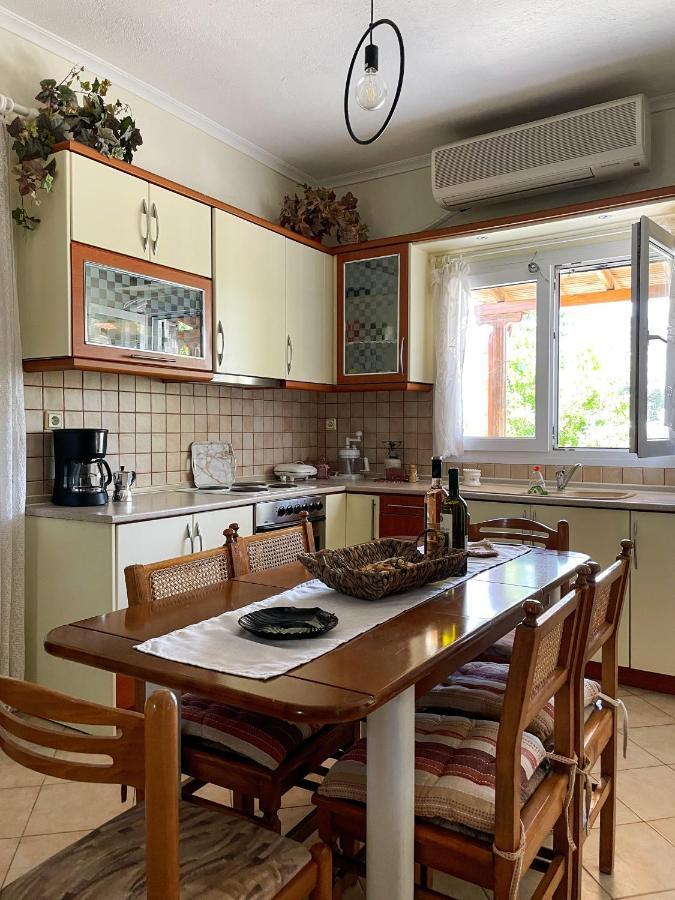 Casa Lia-Beach Front Villa Nea Kallikrateia 外观 照片